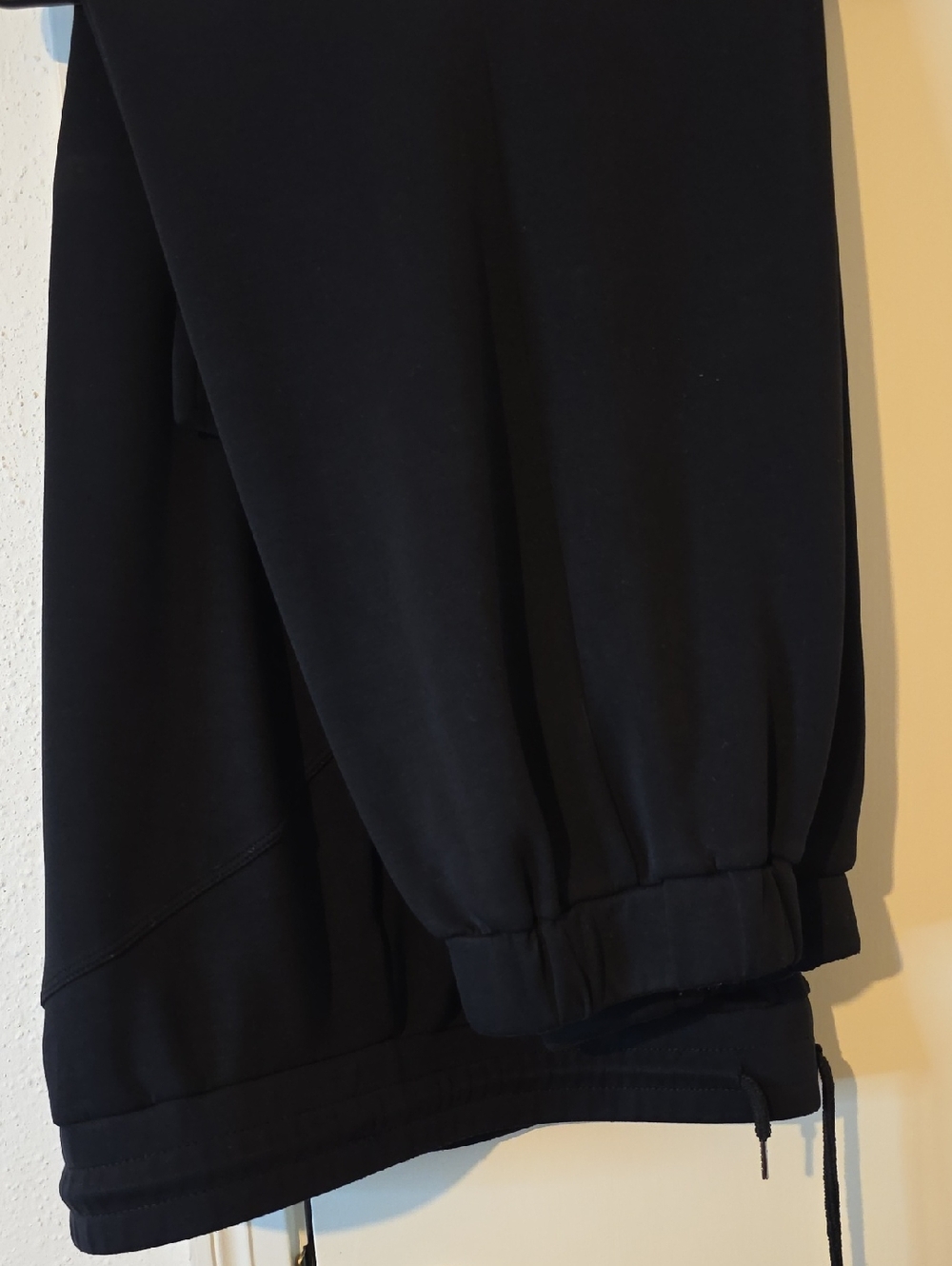Anna & Ava Black Active pants with Smooth Stretch Fabric